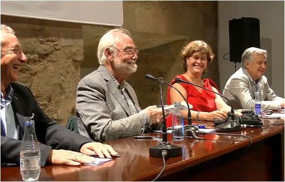 Presentación del libro "Nuestro desamor a España: Cuchillos cachicuernos contra puñales dorados", del escritor Juan Pedro Aparicio